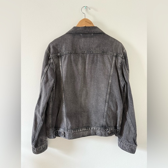 Levi’s trucker denim jacket - Picture 4 of 5
